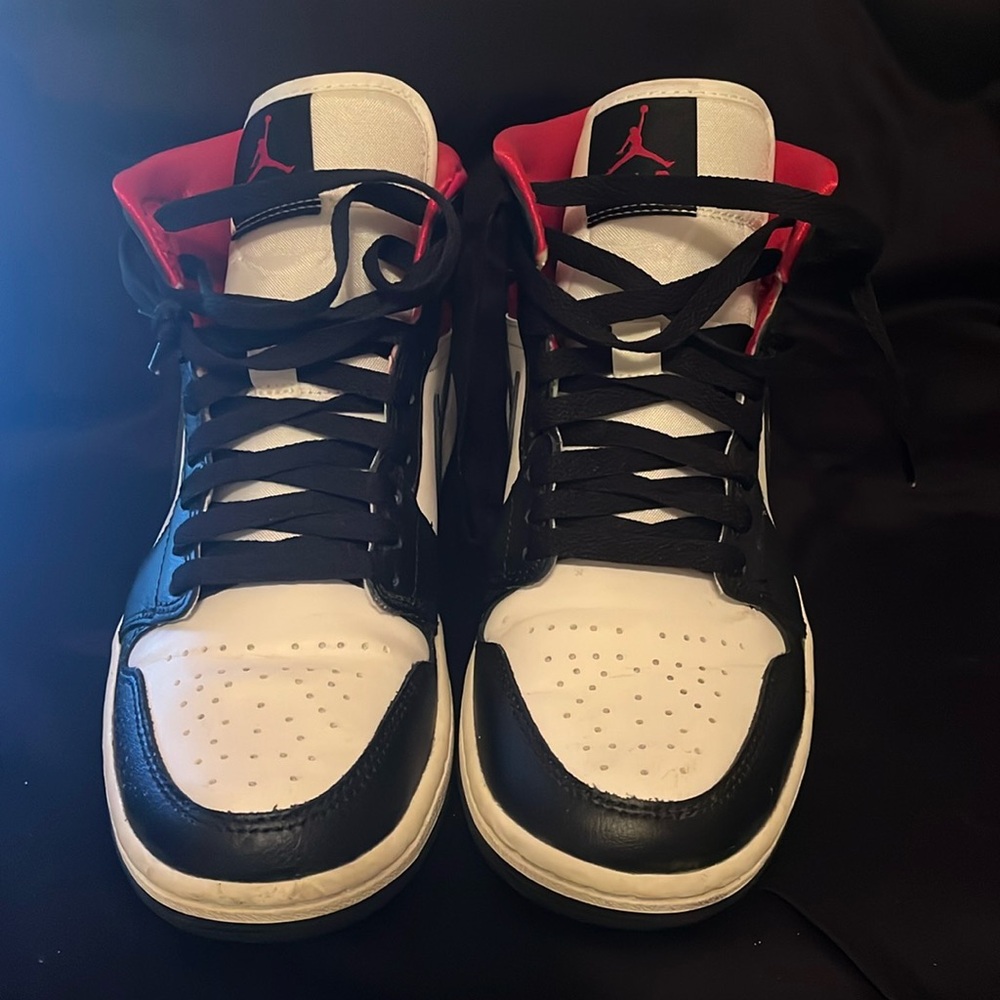 Air Jordan 1 Mid